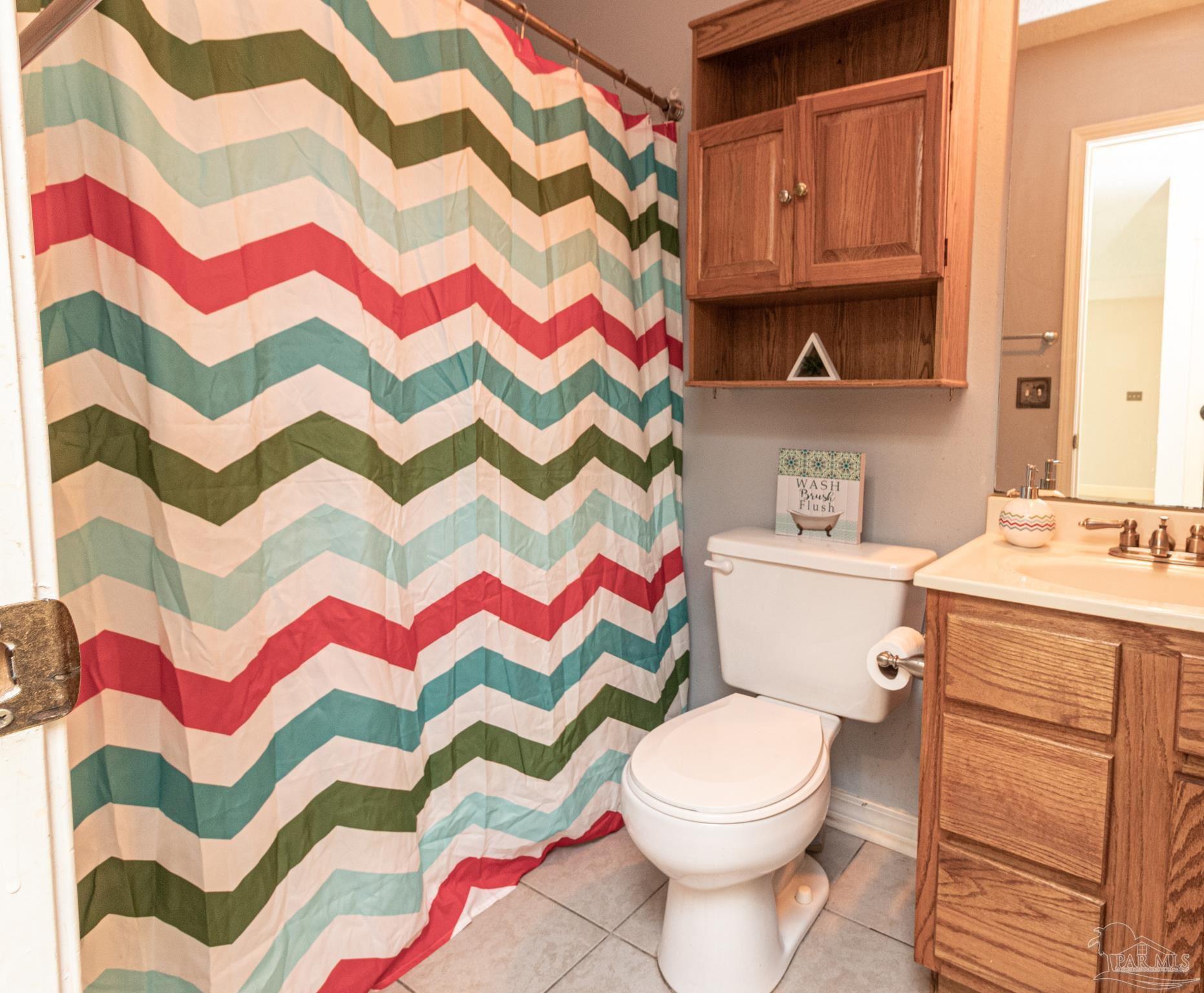 2394 Cove Road Navarre, FL 32566 - Photo 19 of 24 Full Bathroom
