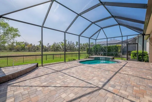 $915,000 | 6002 Watercolor Drive, Lithia, FL 33547