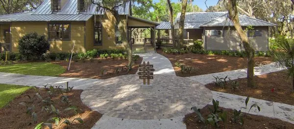 $925,000 | 6002 Watercolor Drive, Lithia, FL 33547