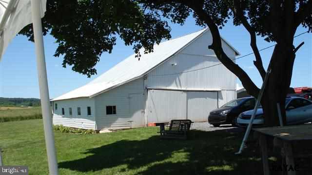118 Quaker Run Road Biglerville, PA 17307 - Photo 3 of 21 Gallery Image 3