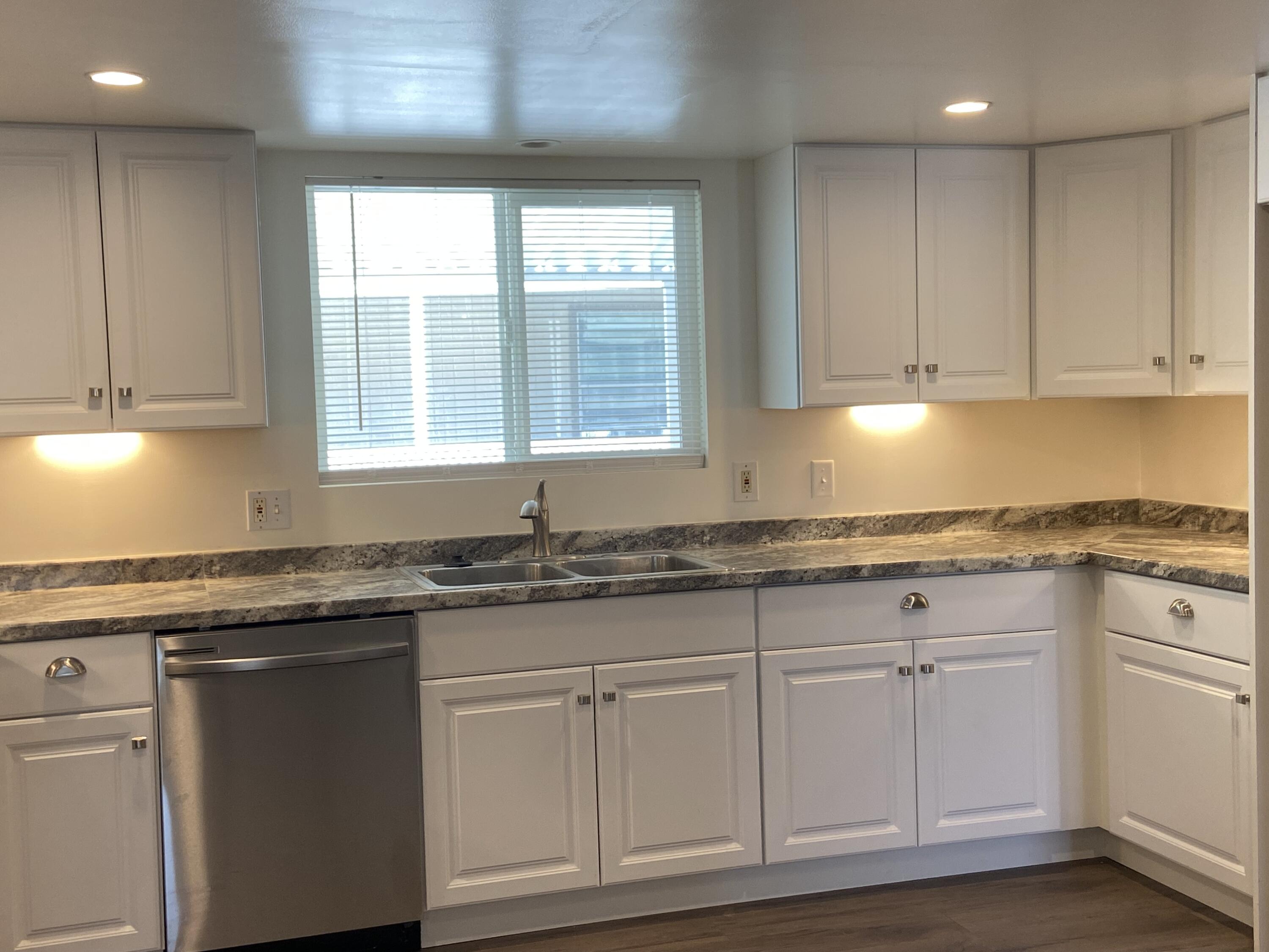 2013 Sonja Drive Rosamond, CA 93560 - Photo 11 of 26 IMG_8970