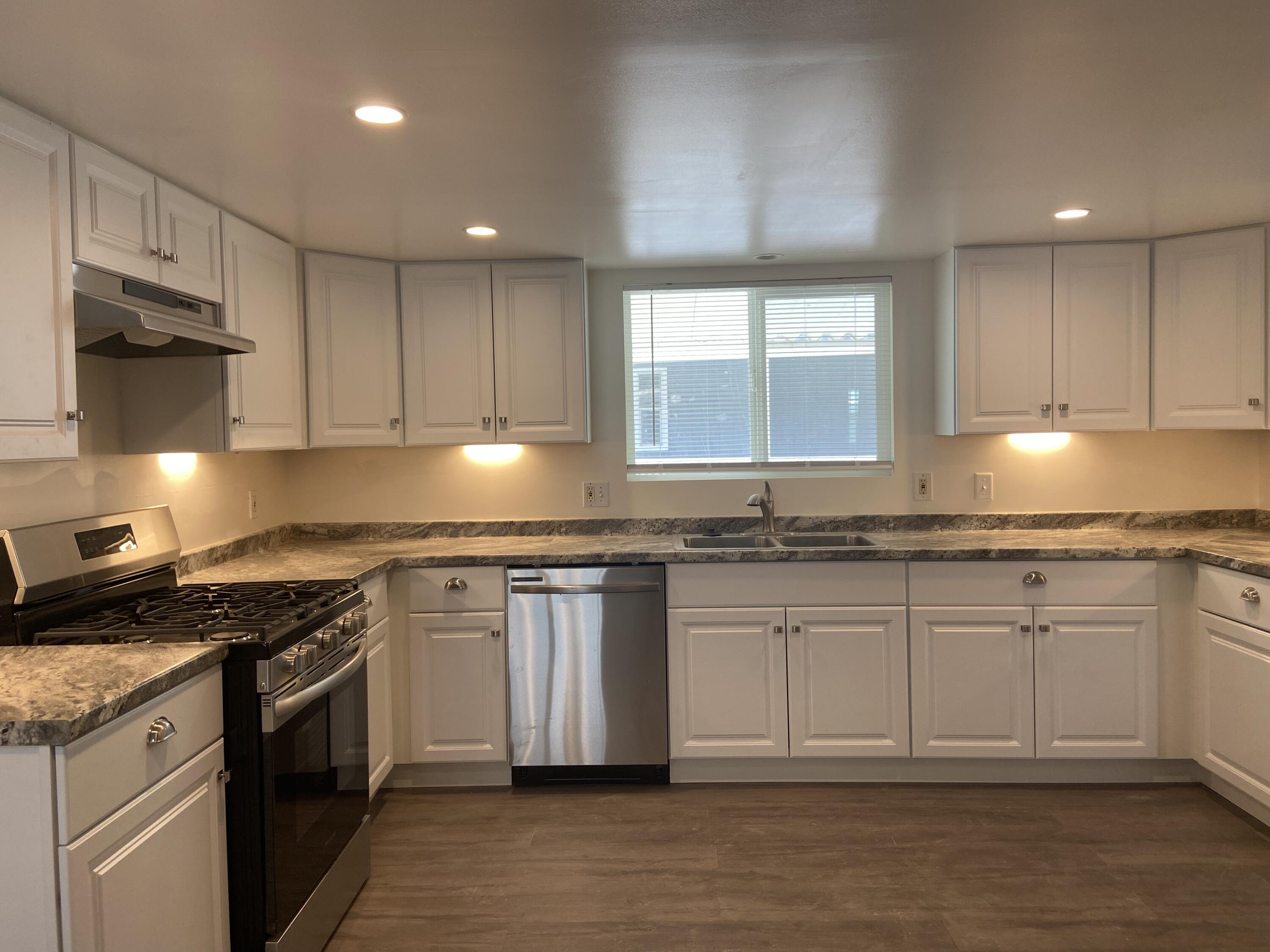 2013 Sonja Drive Rosamond, CA 93560 - Photo 12 of 26 IMG_1292