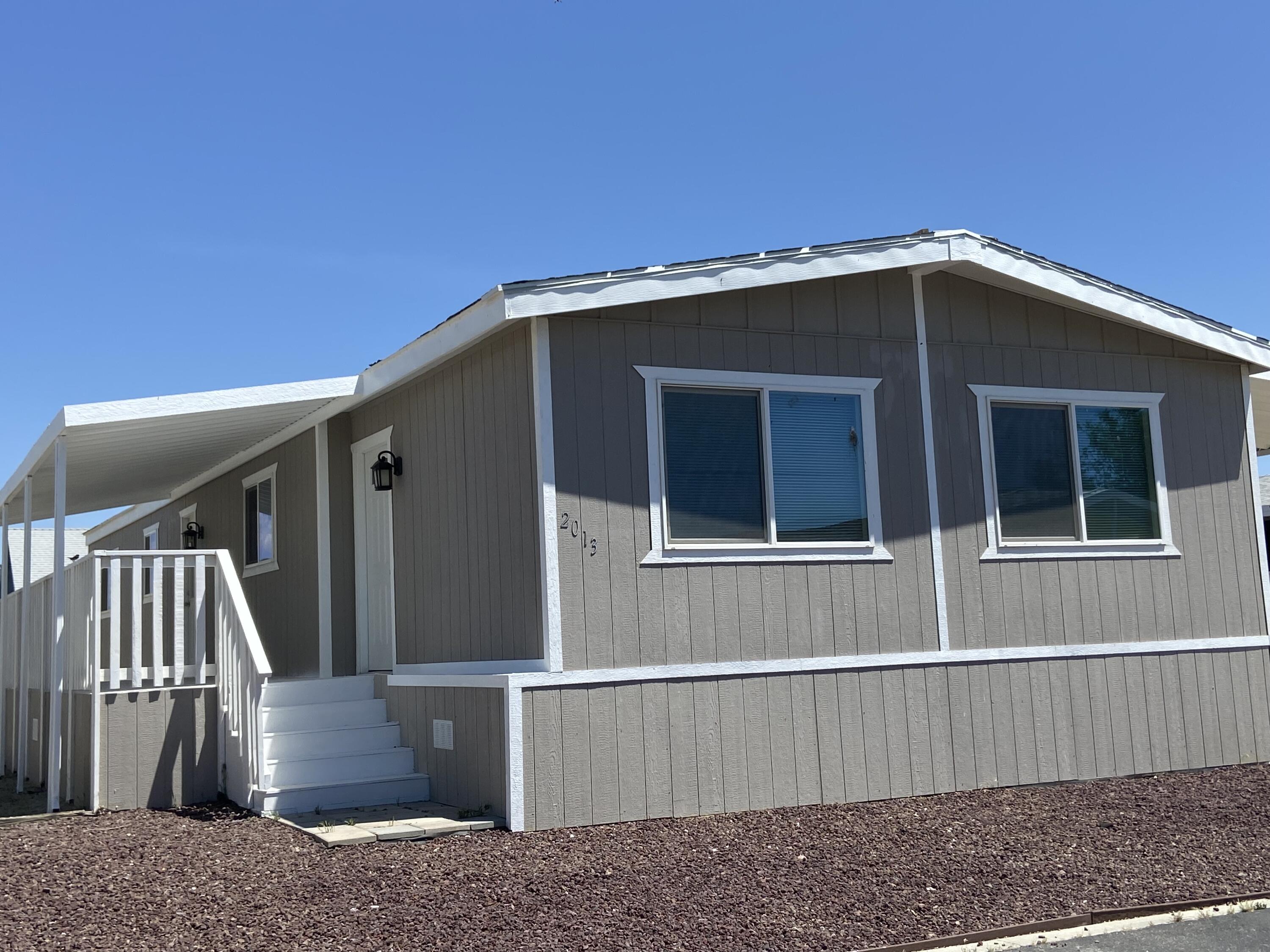 2013 Sonja Drive Rosamond, CA 93560 - Photo 2 of 26 IMG_8987