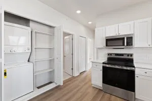 $1,370 | 1215 Corporate Drive, Adrian, MI 49221