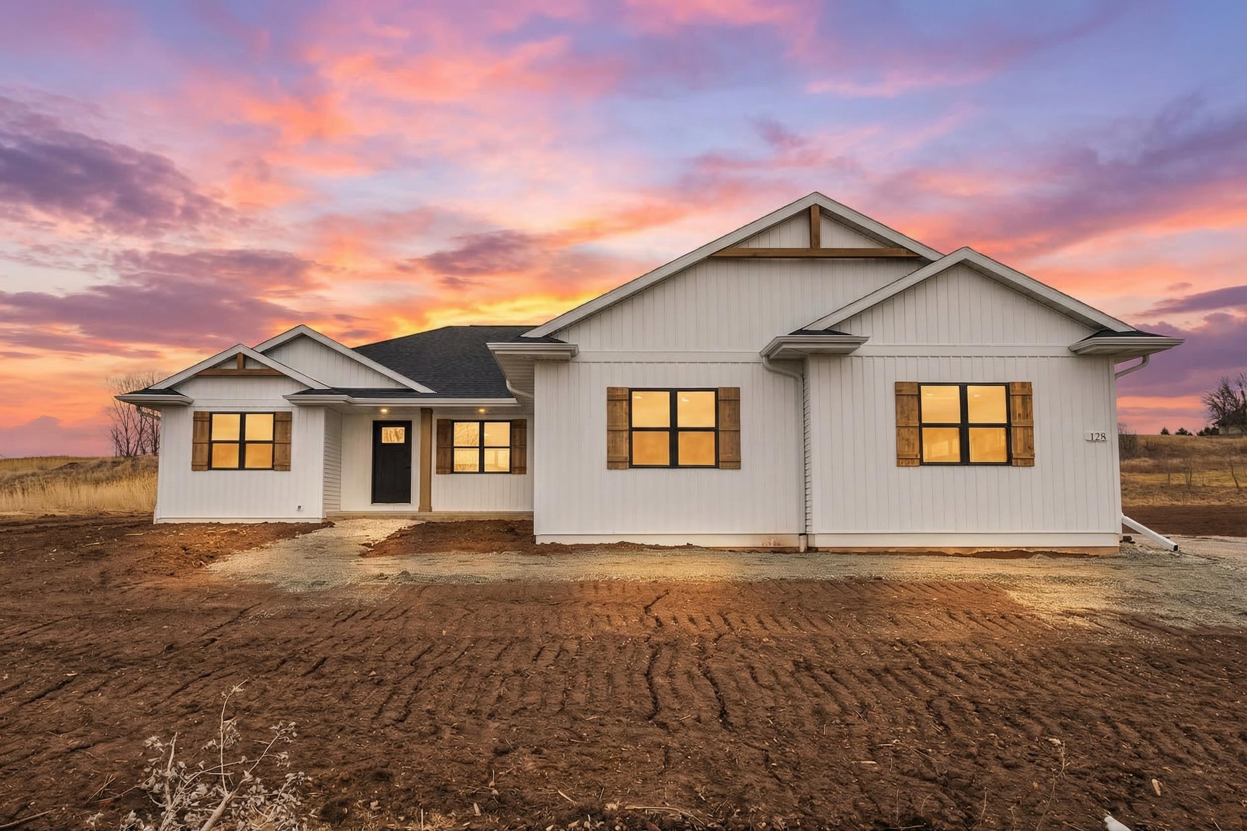 W173 Meadow Ridge Trail Kaukauna, WI 54130 - Photo 2 of 51