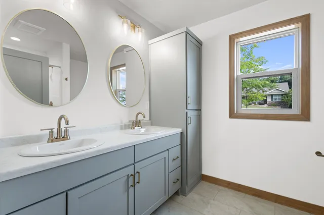 $549,900 | W173 Meadow Ridge Trail, Kaukauna, WI 54130