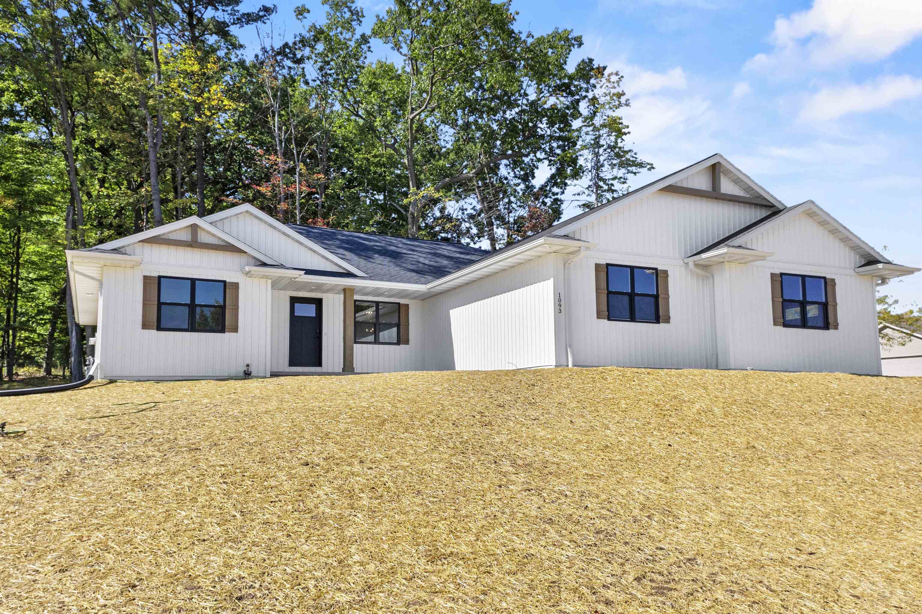 W173 Meadow Ridge Trail Kaukauna, WI 54130 - Photo 4 of 47