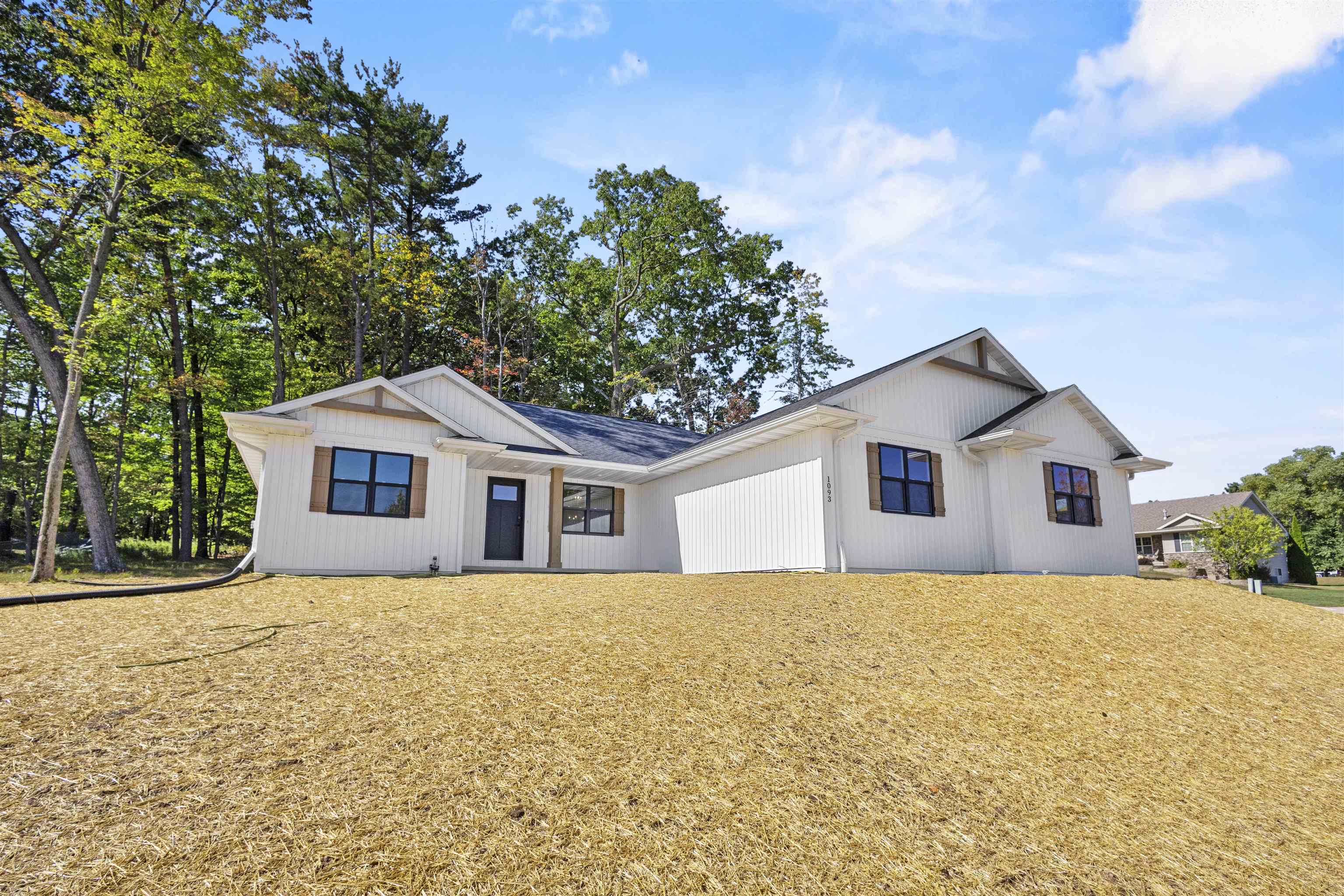 W173 Meadow Ridge Trail Kaukauna, WI 54130 - Photo 5 of 47