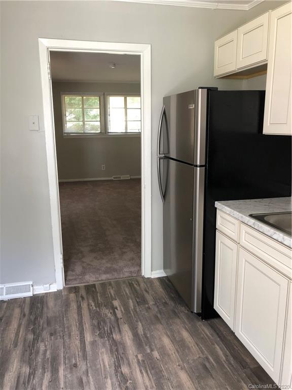 3012 Minnesota Road Charlotte, NC 28208 - Photo 2 of 31