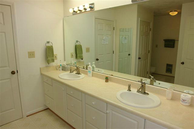 547 Sprinkle Road Fincastle, VA 24090 - Photo 22 of 43 547 Sprinkle Road Fincastle VA-large-021
