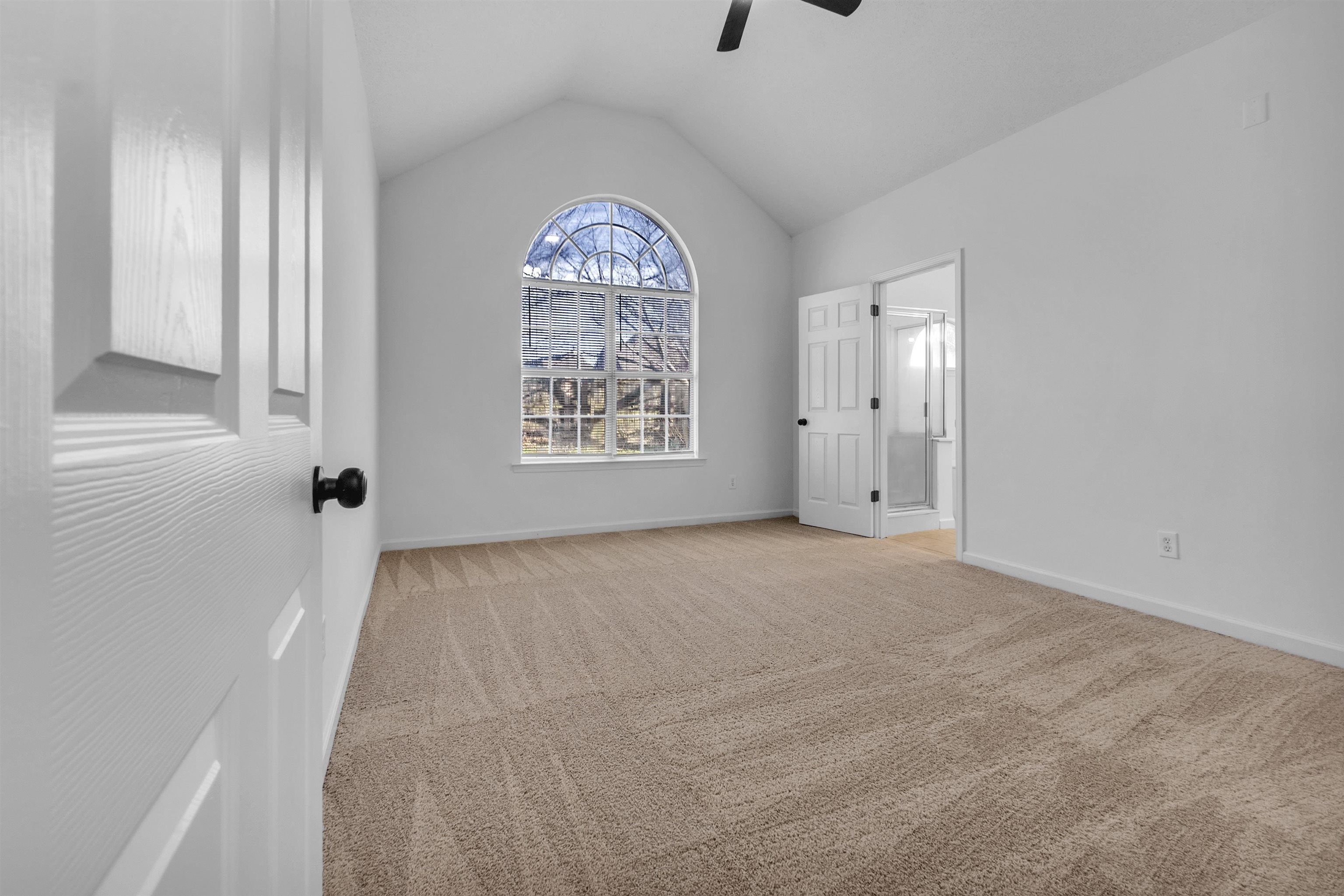 3904 August Moon Cove Memphis, TN 38135 - Photo 15 of 25 an empty room with windows and closet