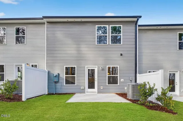 $266,990 | 552 Barrington Row Avenue, Zebulon, NC 27597