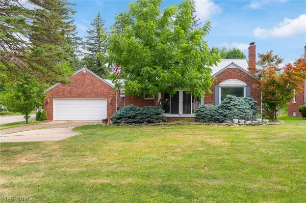 $219,900 | 1904 Lincoln Way East, Massillon, OH 44646