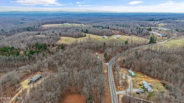 $135,000 | 1017 Deer Lodge Highway, Sunbright, TN 37872