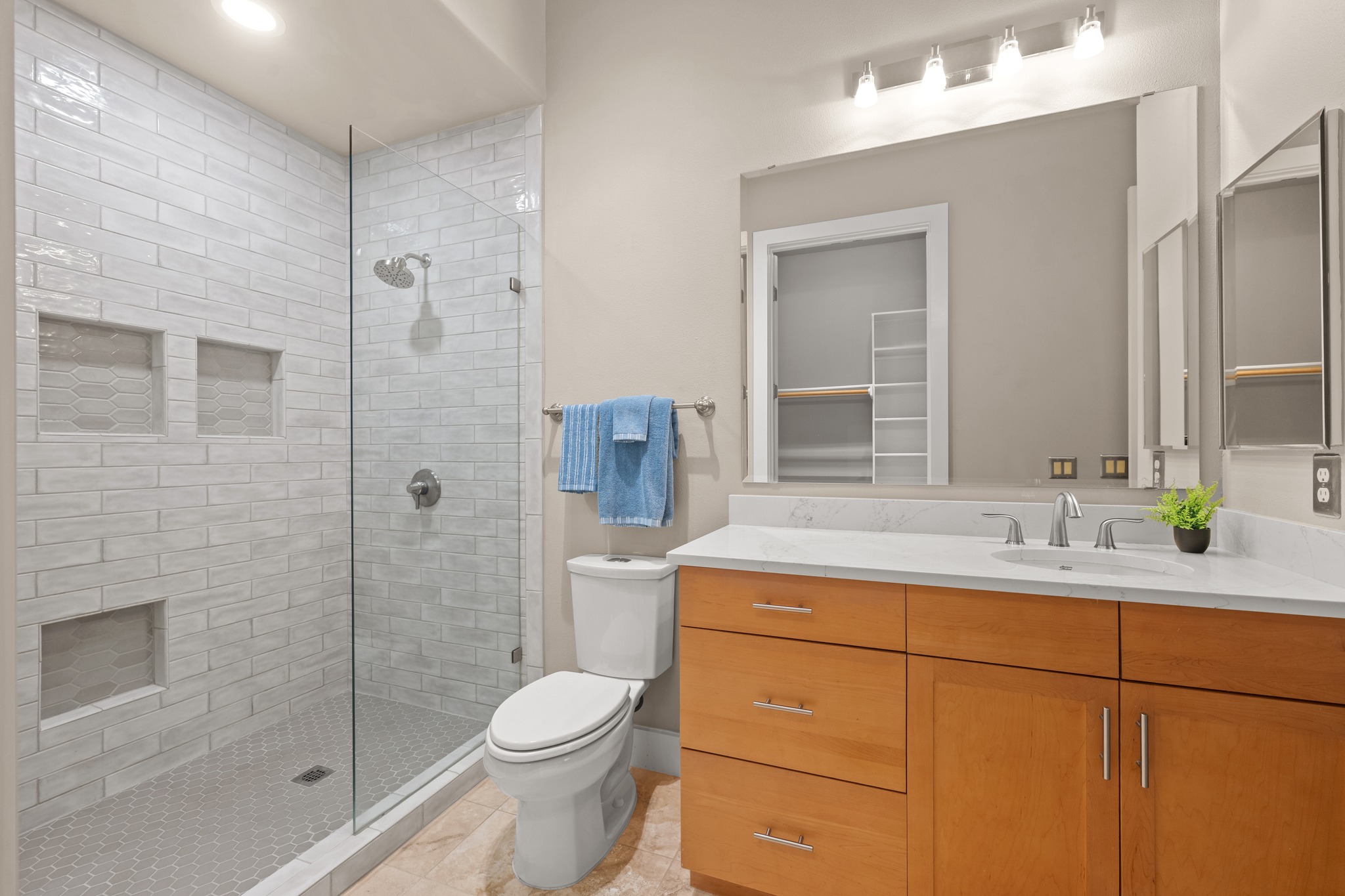 2216 Thornton Road, Unit 210 Austin, TX 78704 - Photo 21 of 27