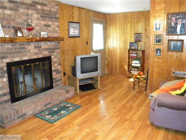 2602 Delta Church Road Sandy Ridge, NC 27046 - Photo 3 of 16 Living Room.