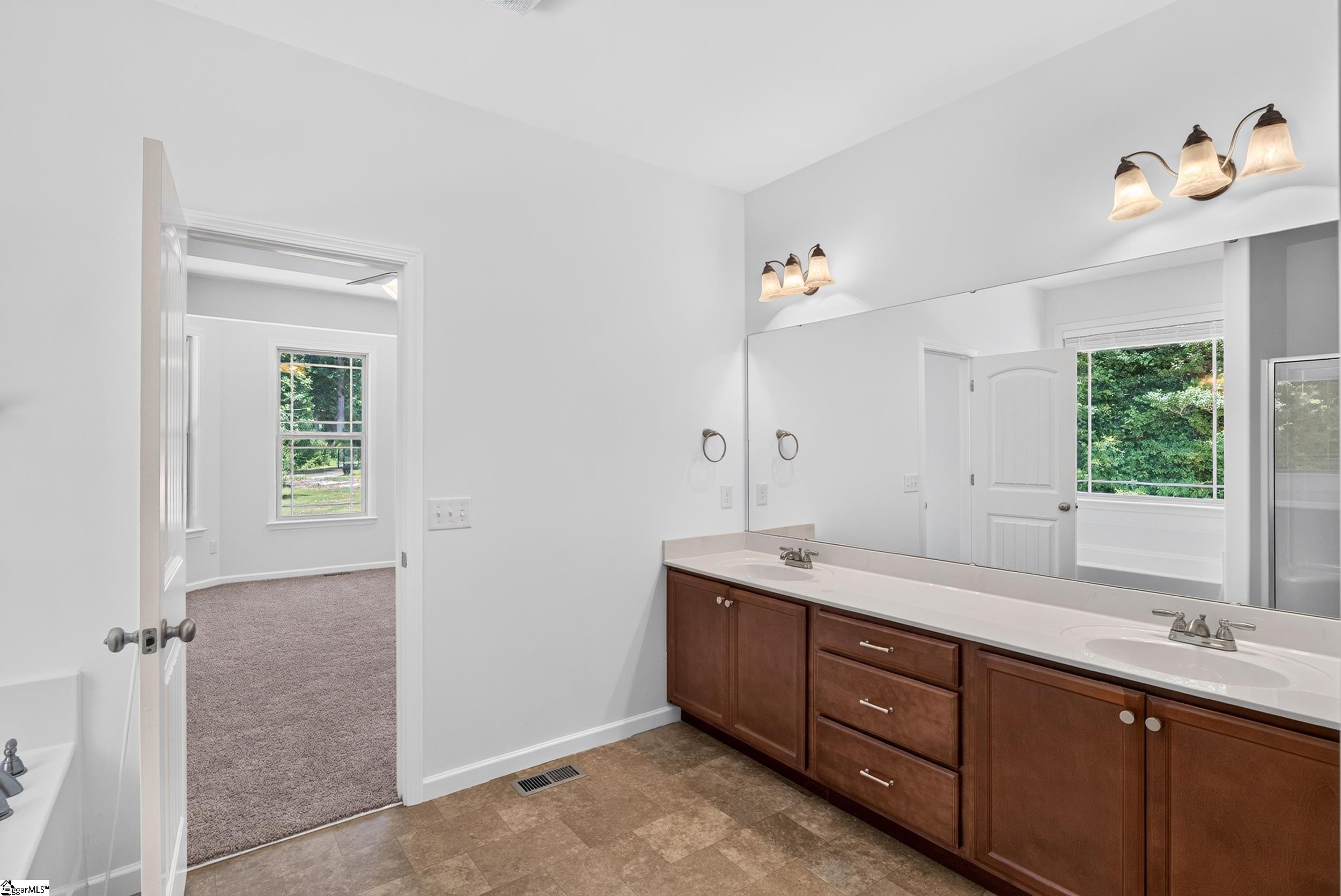 407 Oak Ridge Place Easley, SC 29642 - Photo 17 of 46