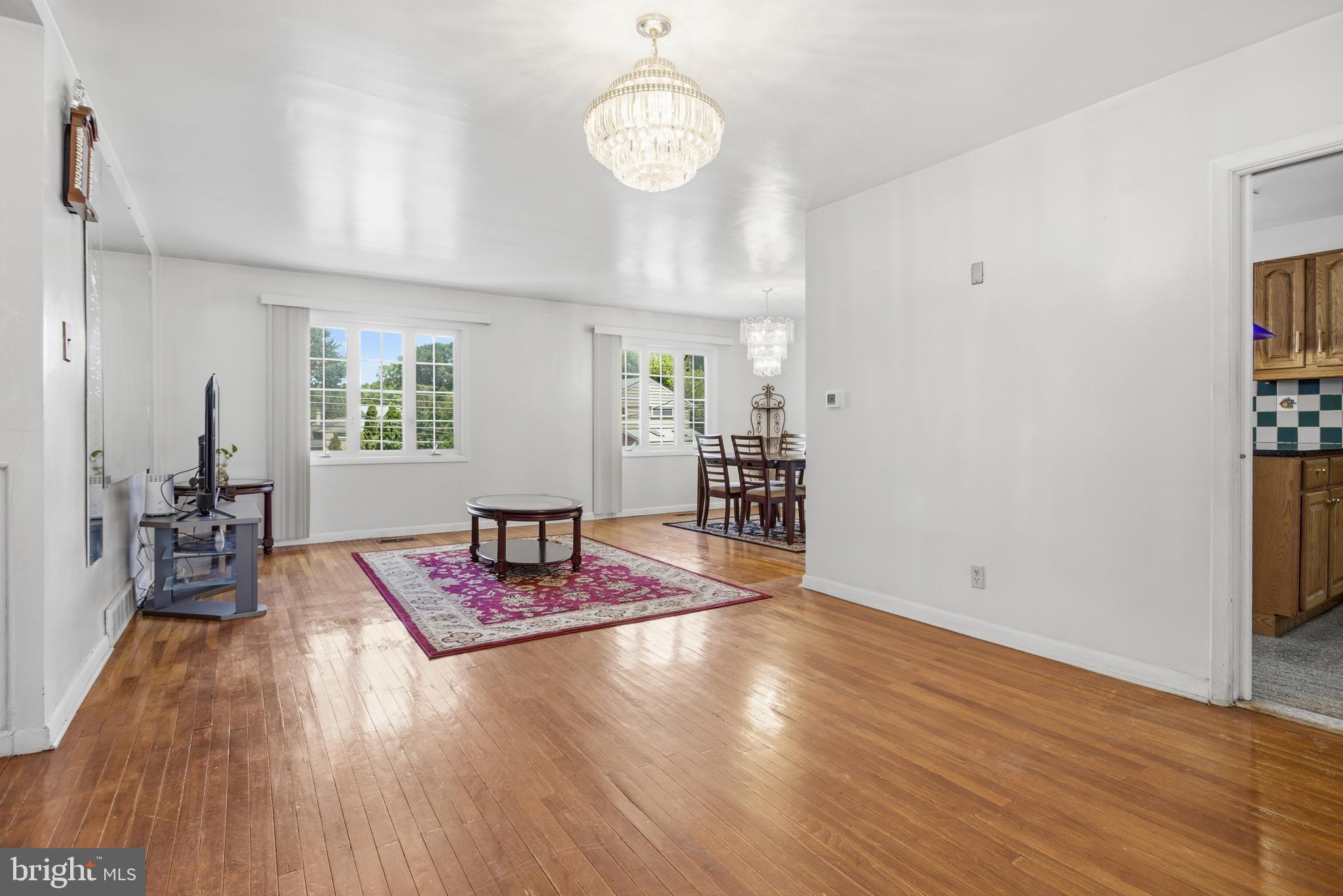 417 Foster Drive Springfield, PA 19064 - Photo 7 of 42