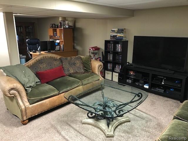 32120 Marblehead Road Farmington, MI 48336 - Photo 20 of 26 IMG_0447.jpg