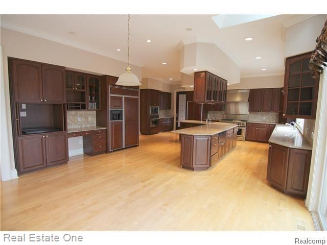 32400 Rock Ridge Lane Farmington Hills, MI 48334 - Photo 11 of 44