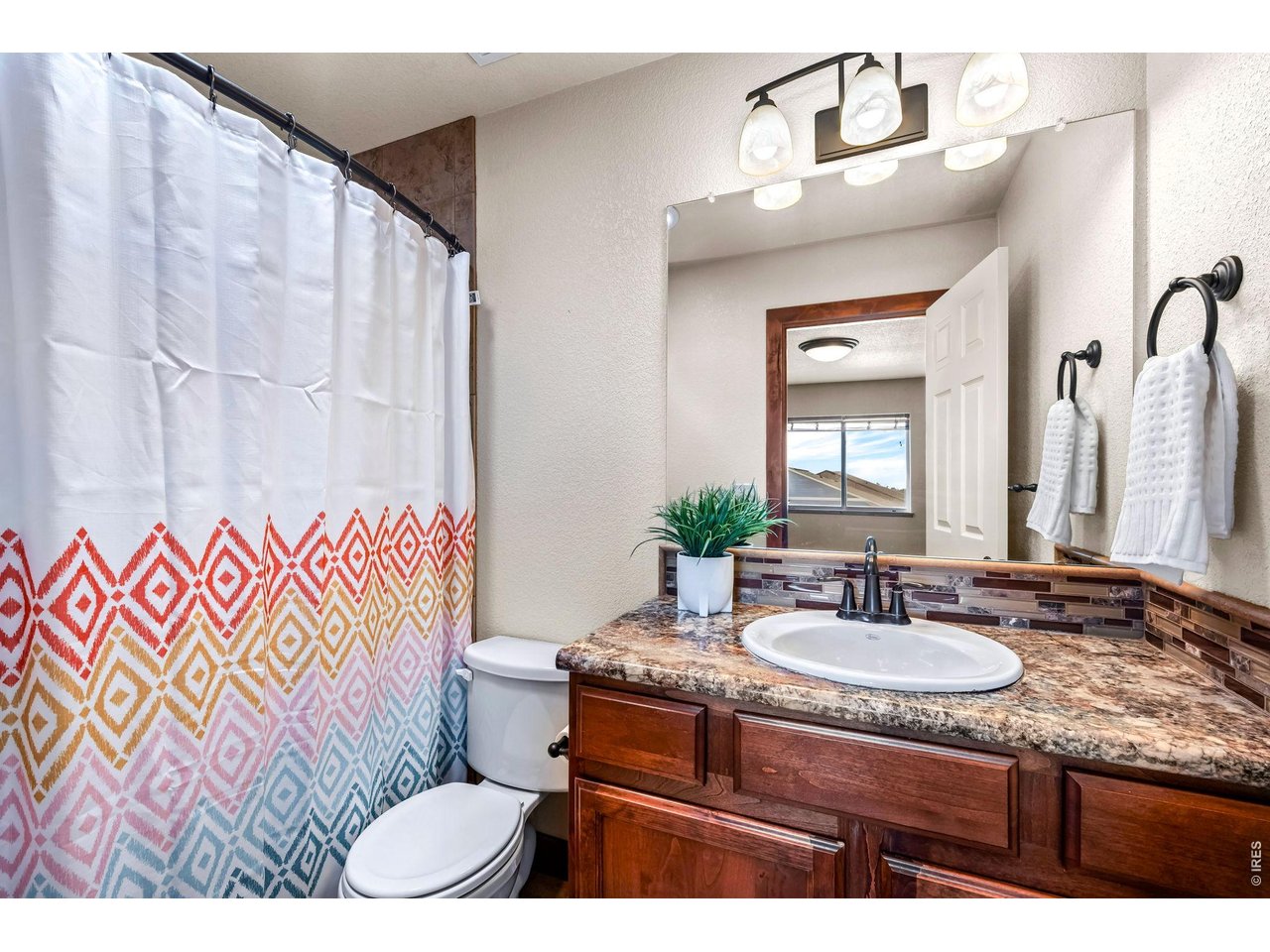 855 Mount Massive Street Berthoud, CO 80513 - Photo 16 of 25 Second primary bathroom