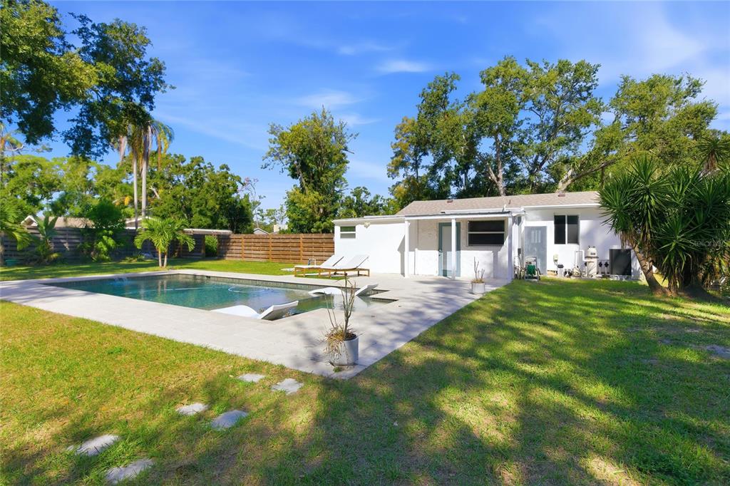 2826 Marlette Street Sarasota, FL 34231 - Photo 25 of 38