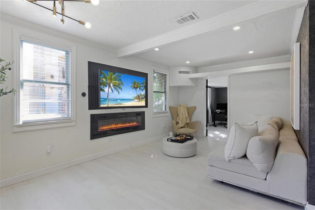 2826 Marlette Street Sarasota, FL 34231 - Photo 4 of 38
