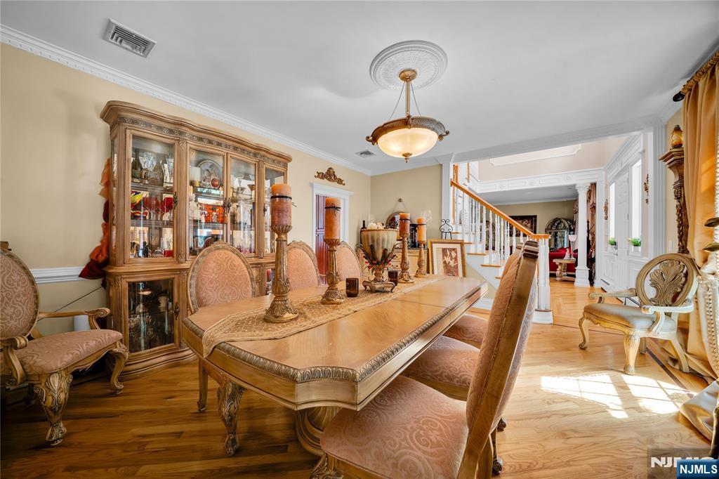 317 Rock Ridge Court Franklin Lakes, NJ 07417 - Photo 10 of 48