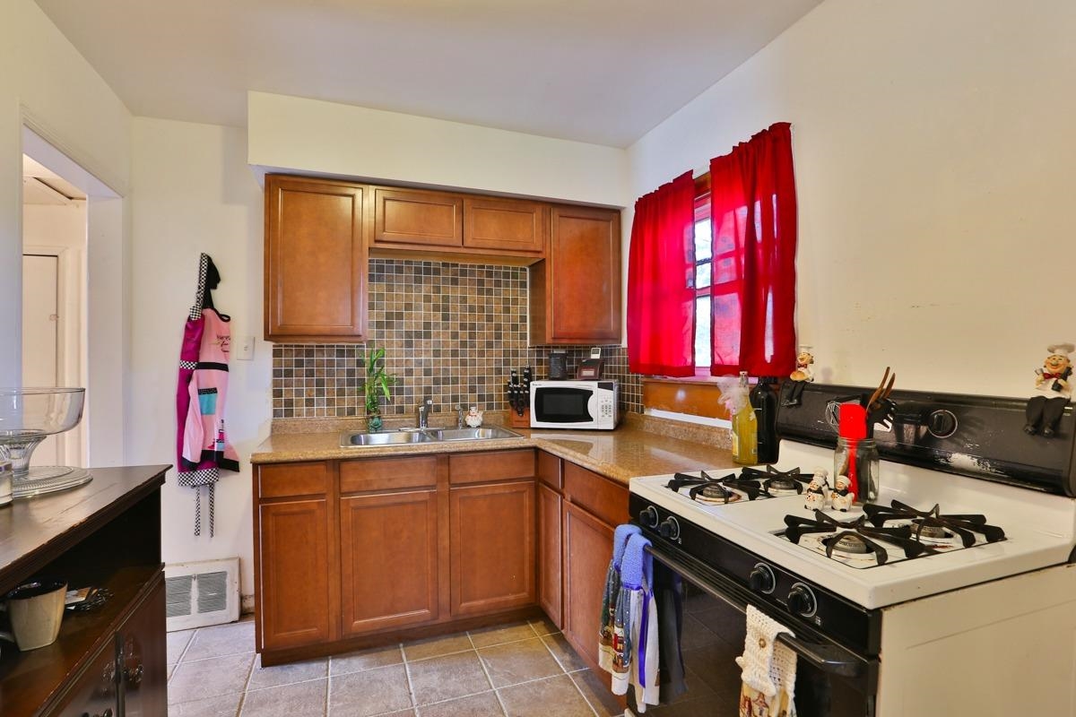 1451 Shell Street Hammond, IN 46320 - Photo 3 of 10 1200x800
