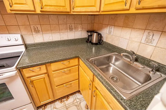 $85,000 | 16790 Northeast 14th Avenue, Unit 215, Miami, FL 33162