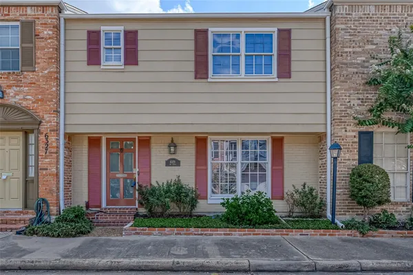 $2,500 | 6329 Del Monte Drive, Unit 100, Houston, TX 77057