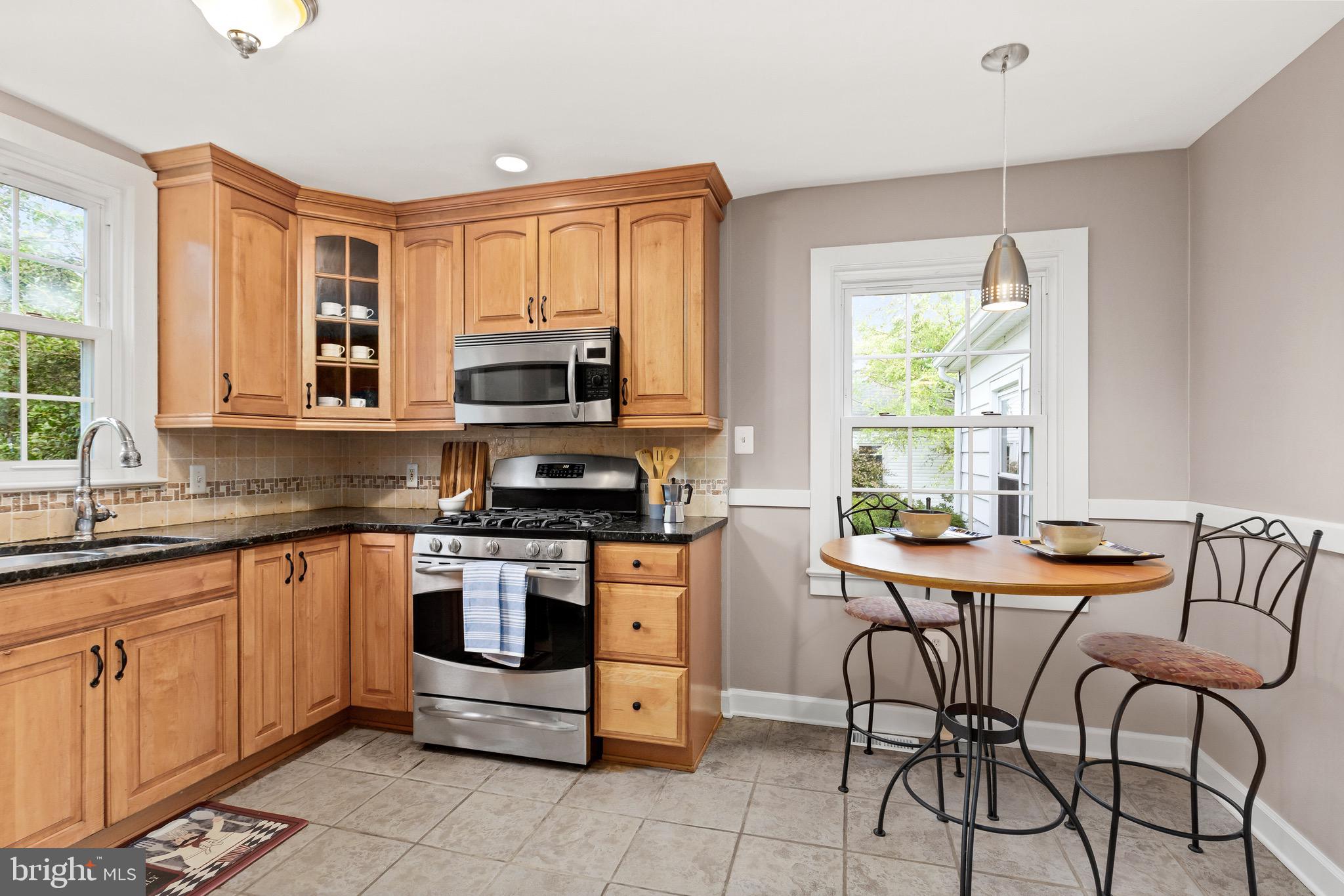 112 Roxboro Road Trenton, NJ 08648 - Photo 12 of 36