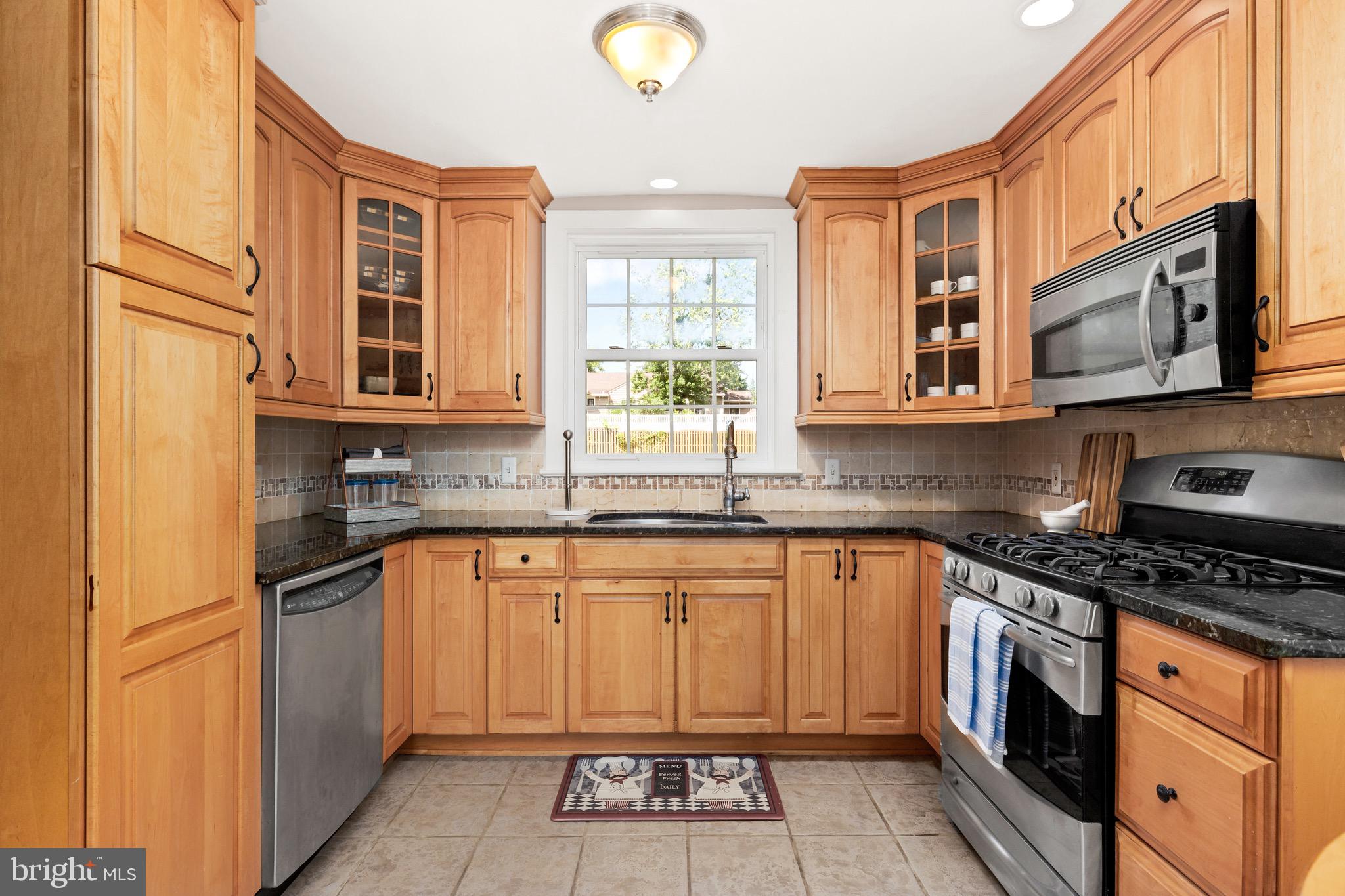 112 Roxboro Road Trenton, NJ 08648 - Photo 15 of 36