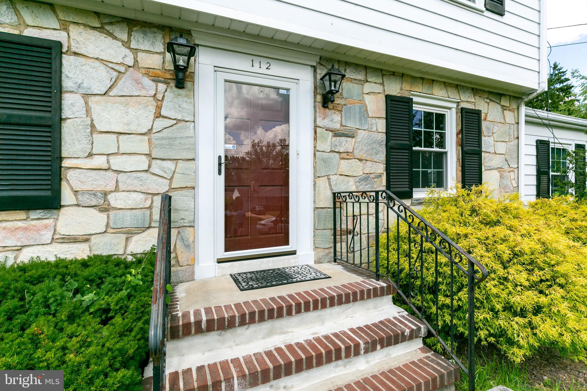112 Roxboro Road Trenton, NJ 08648 - Photo 3 of 36