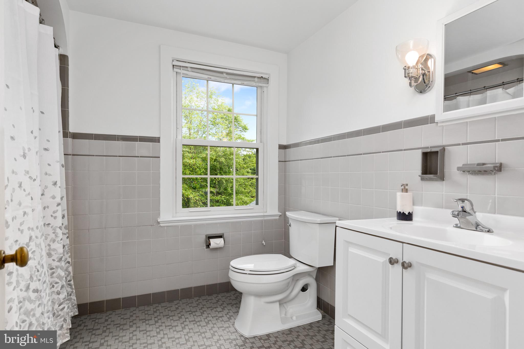 112 Roxboro Road Trenton, NJ 08648 - Photo 25 of 36