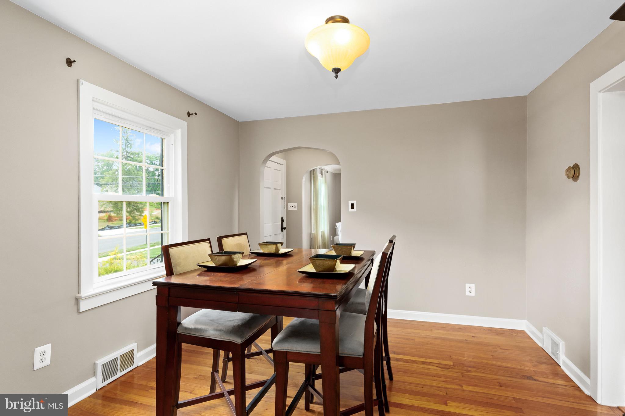 112 Roxboro Road Trenton, NJ 08648 - Photo 10 of 36