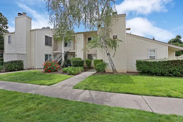 $189,000 | 700 McCoy Court, Unit 42, Lodi, CA 95240
