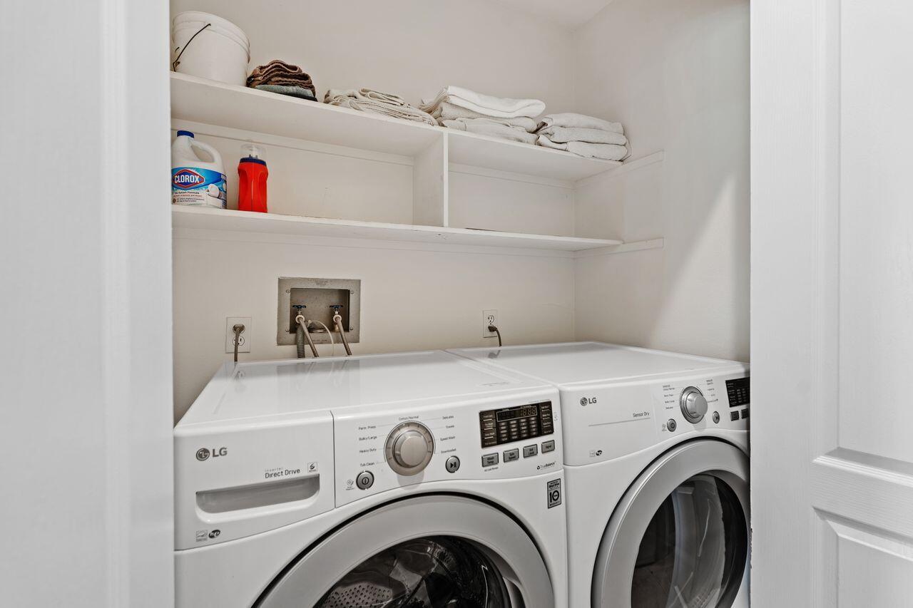 20 Pebble Beach Drive Rancho Mirage, CA 92270 - Photo 25 of 41 a utility room with dryer and washer