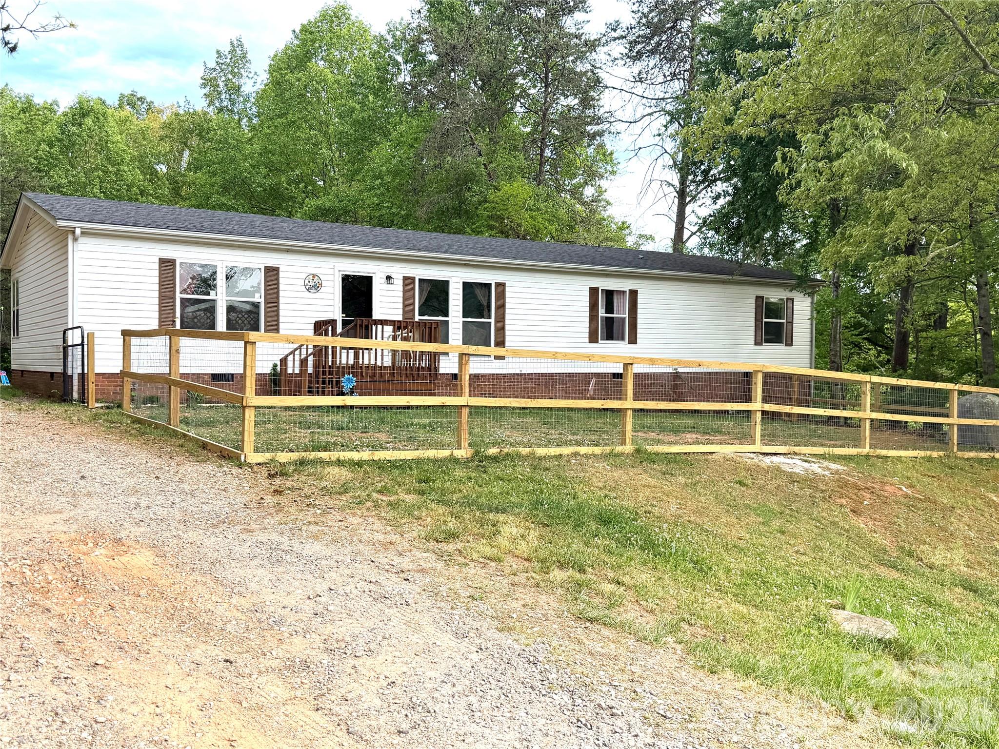 929 Brookhaven Road Statesville, NC 28625 - Photo 2 of 36