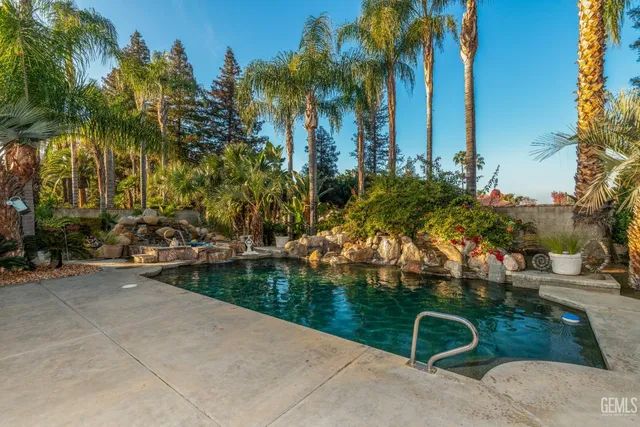 a view of outdoor space yard and patio