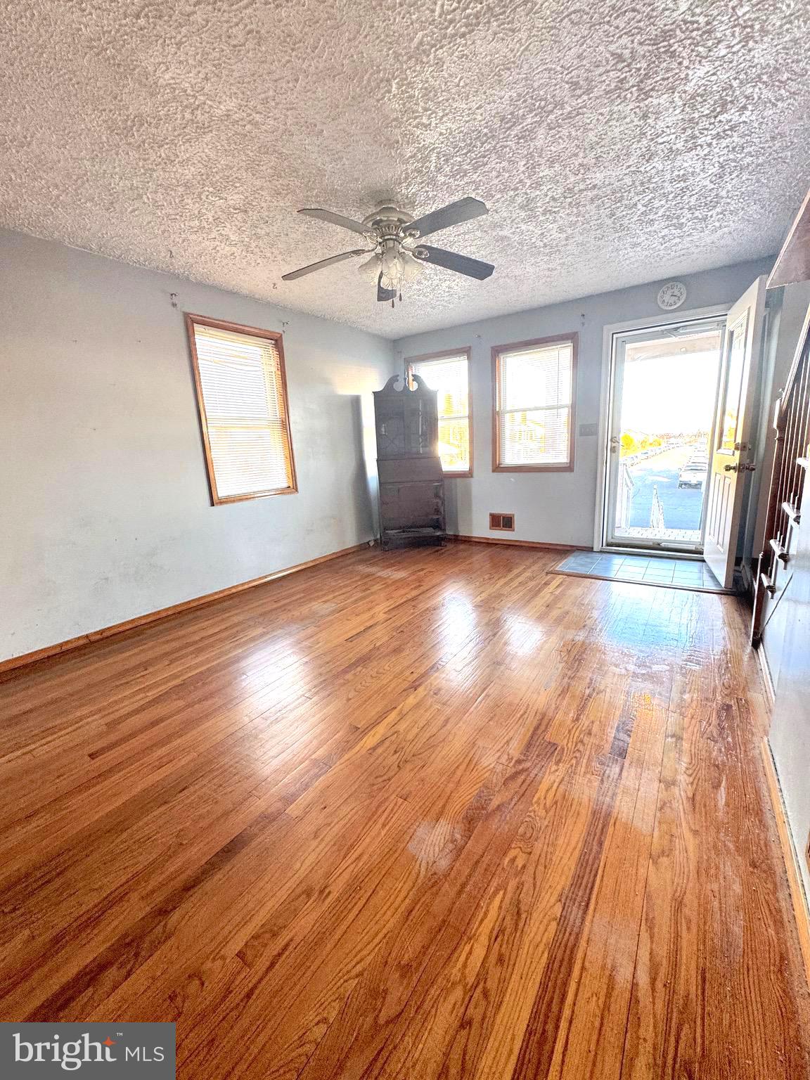 412 Overview Avenue Baltimore, MD 21224 - Photo 8 of 35