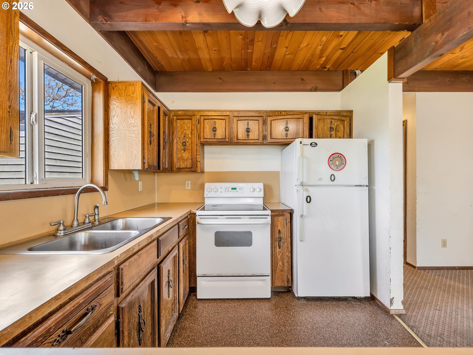 830 2nd Avenue Seaside, OR 97138 - Photo 11 of 38 Kitchen