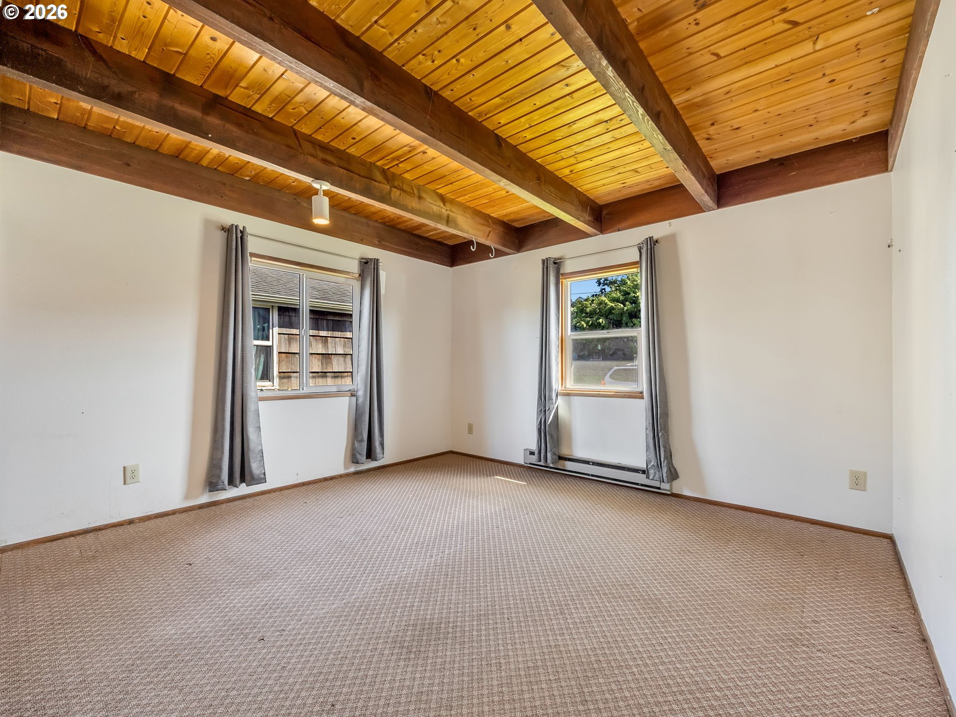 830 2nd Avenue Seaside, OR 97138 - Photo 17 of 38 Primary Bedroom