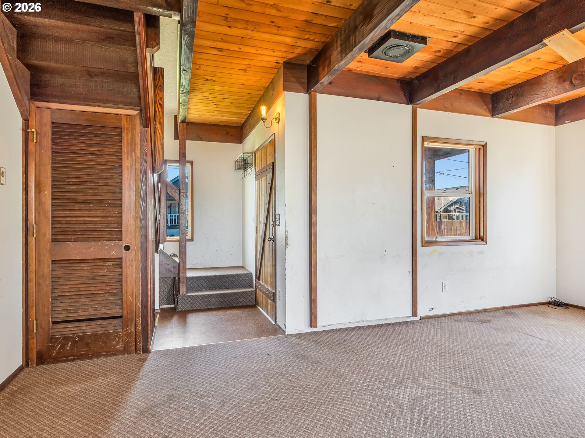 830 2nd Avenue Seaside, OR 97138 - Photo 21 of 38 Entrance/Foyer