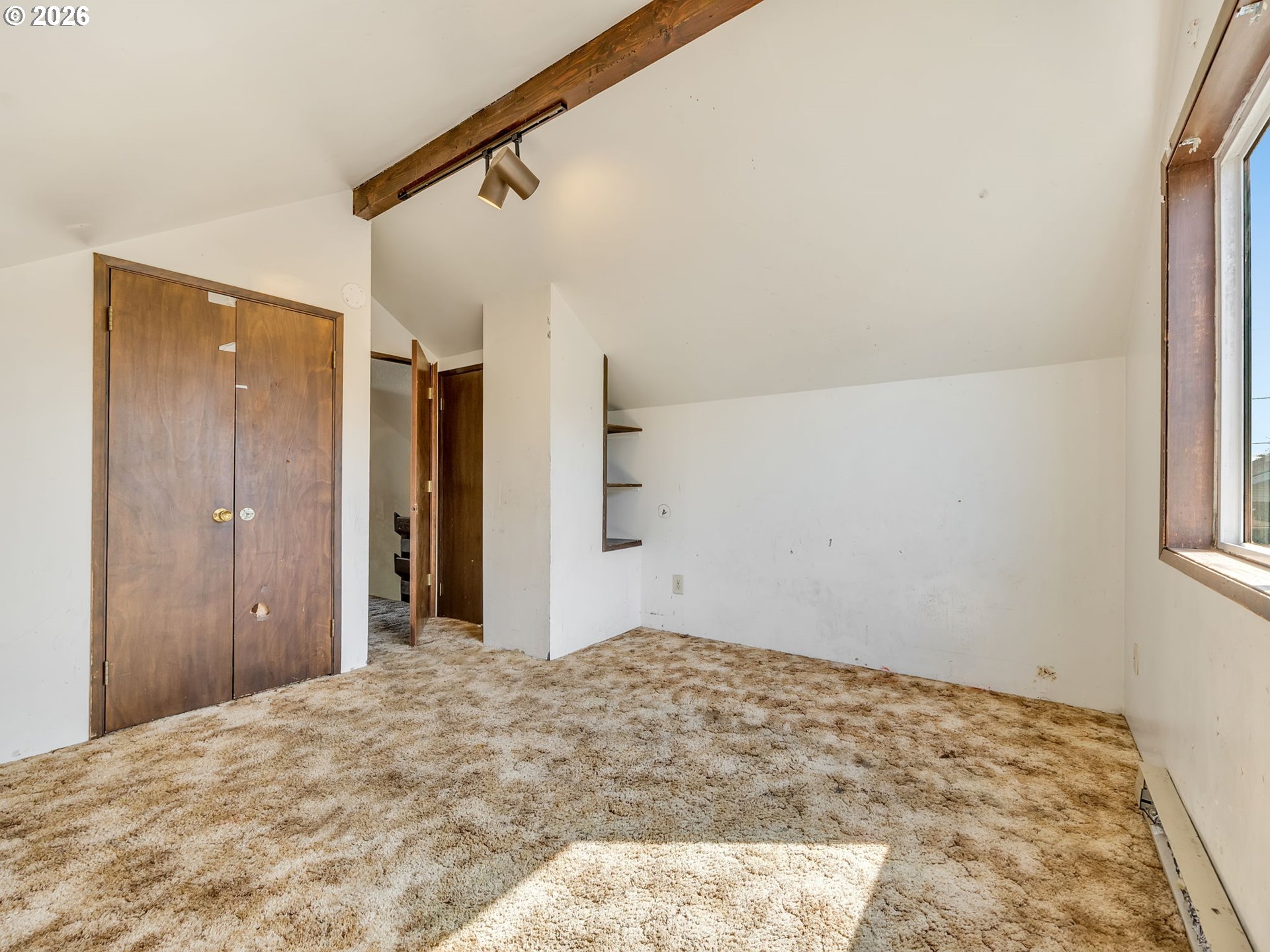 830 2nd Avenue Seaside, OR 97138 - Photo 27 of 38 Bedroom