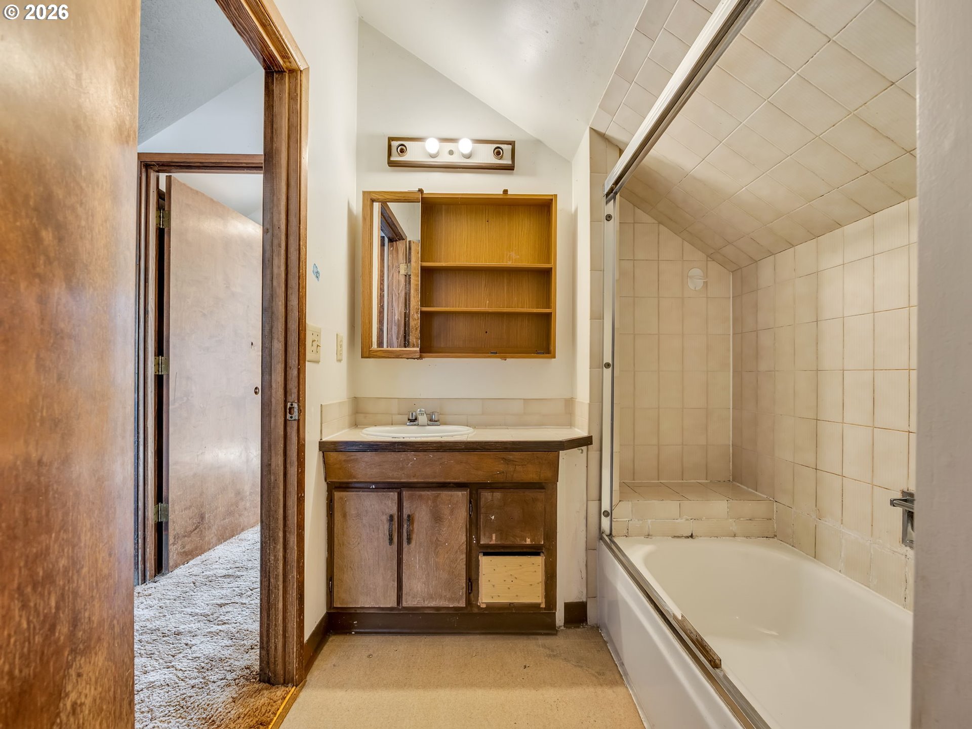 830 2nd Avenue Seaside, OR 97138 - Photo 28 of 38 Bathroom