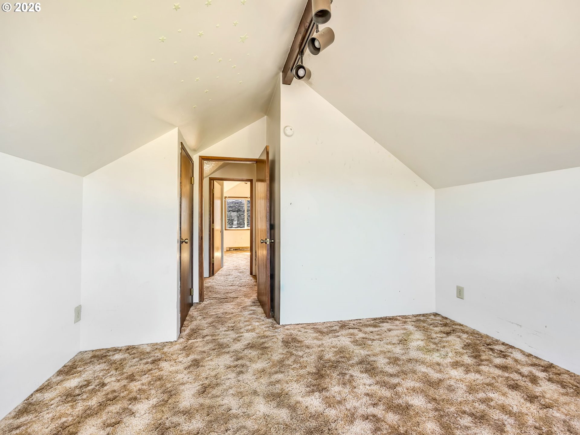 830 2nd Avenue Seaside, OR 97138 - Photo 30 of 38 Bedroom