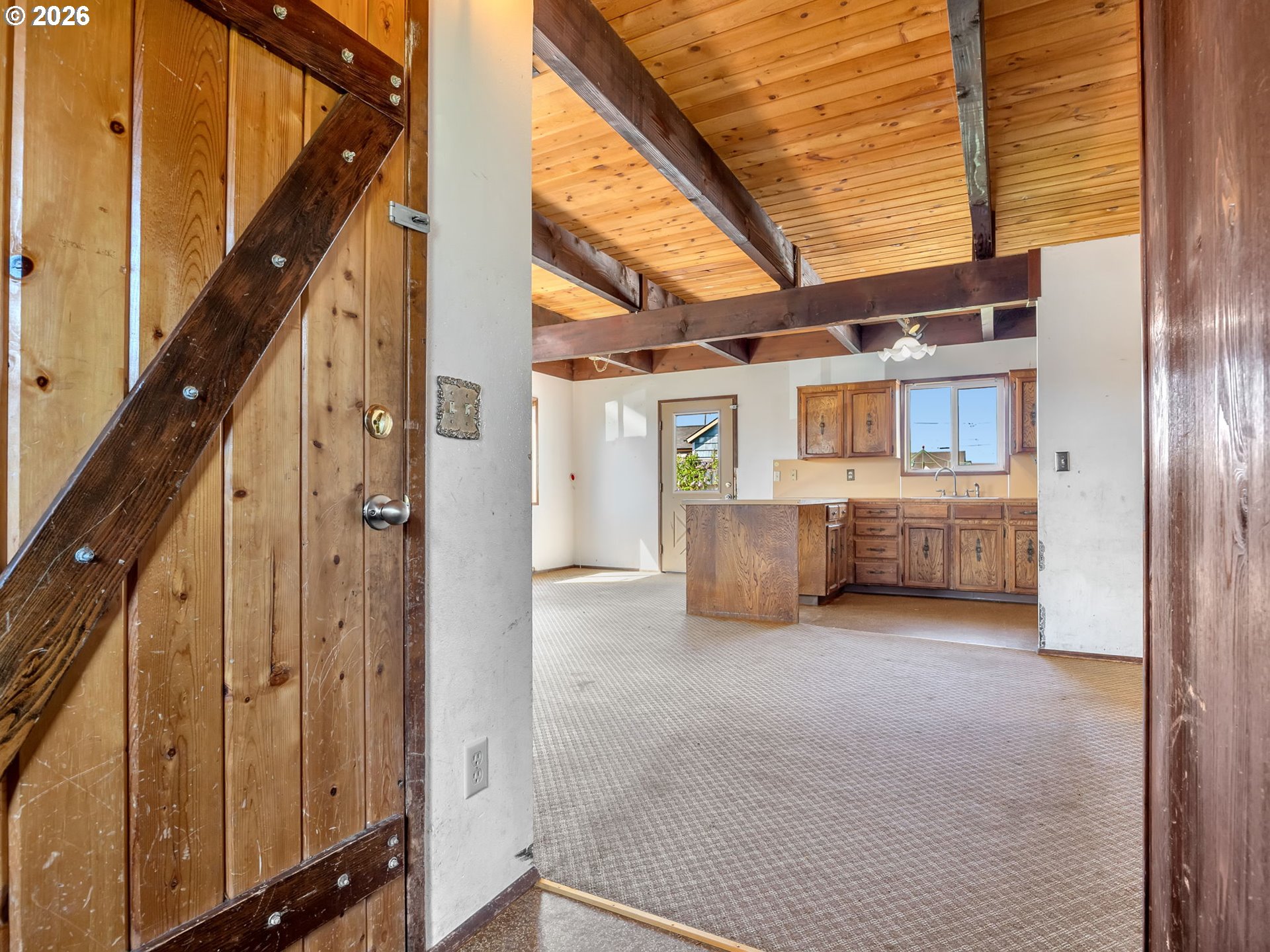 830 2nd Avenue Seaside, OR 97138 - Photo 6 of 38 Entrance/Foyer