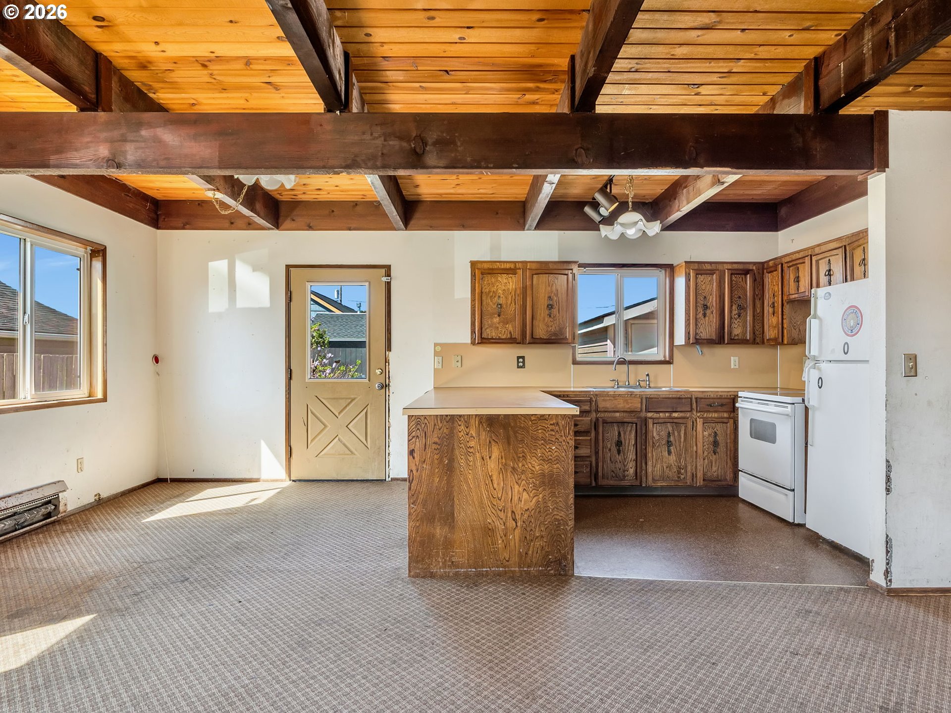 830 2nd Avenue Seaside, OR 97138 - Photo 8 of 38 Kitchen/Dining Room