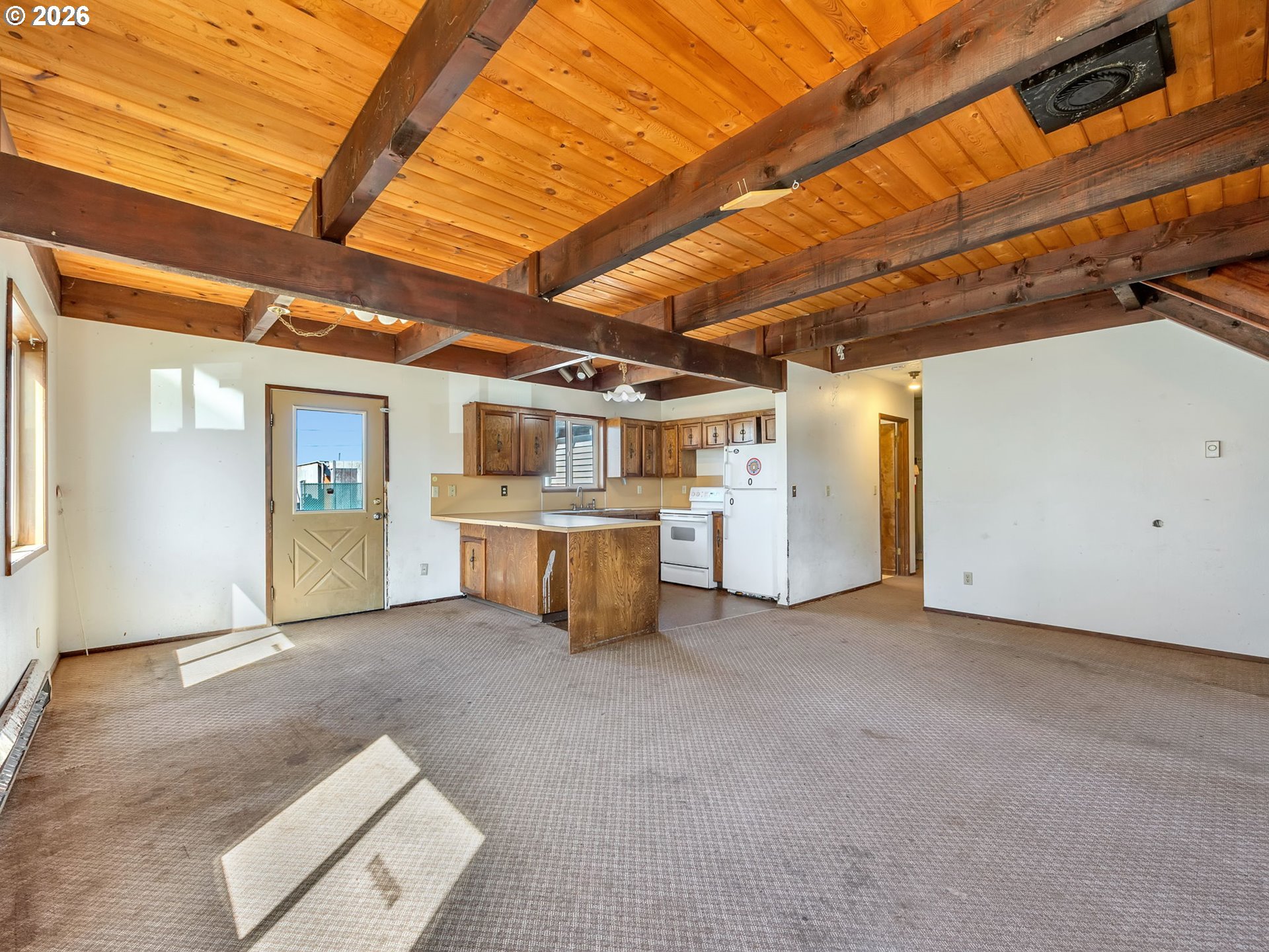830 2nd Avenue Seaside, OR 97138 - Photo 10 of 38 Living Room/Dining Room